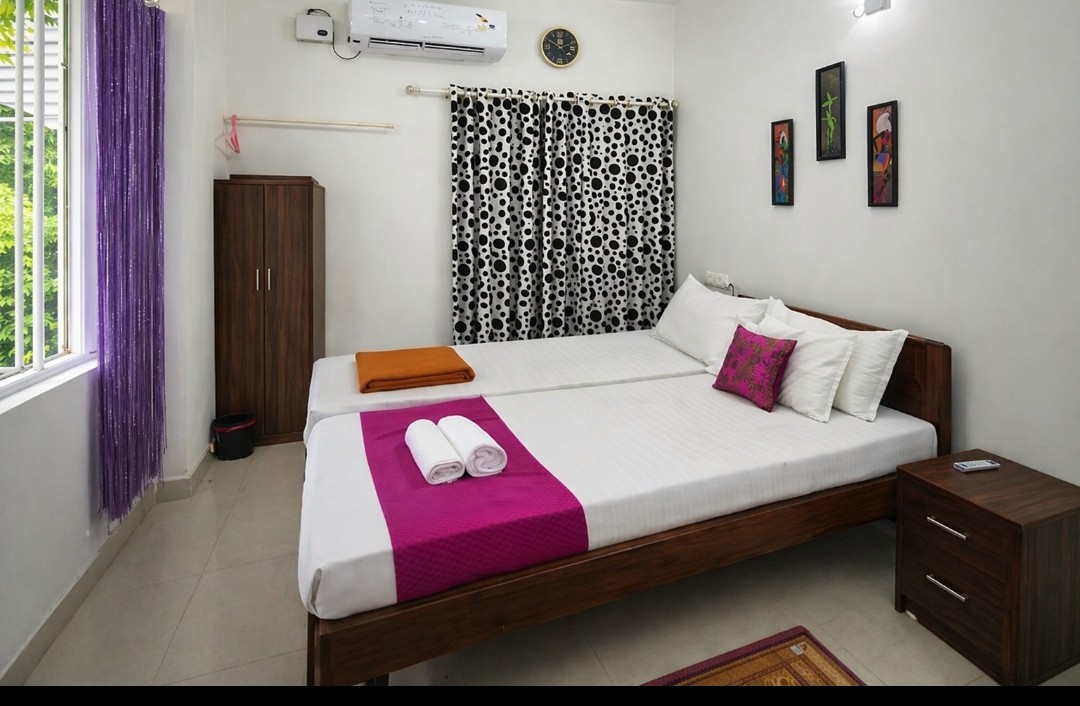 Standard Double Room with magenta runner at Lacasa